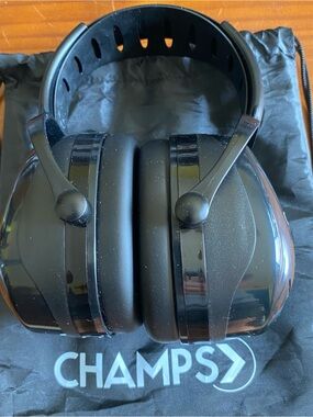 Champs Black Over-Ear Noise-Reducing Ear Muffs